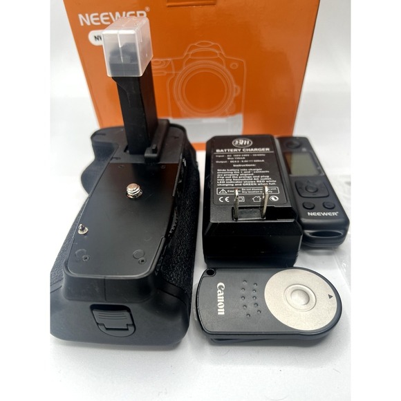 Neewer 2.4GHz Wireless Battery Grip w/ Remote Control For Canon 750D/760D - Picture 3 of 14